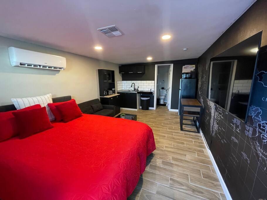New Midtown Modern Studio With Backyard Phoenix Buitenkant foto